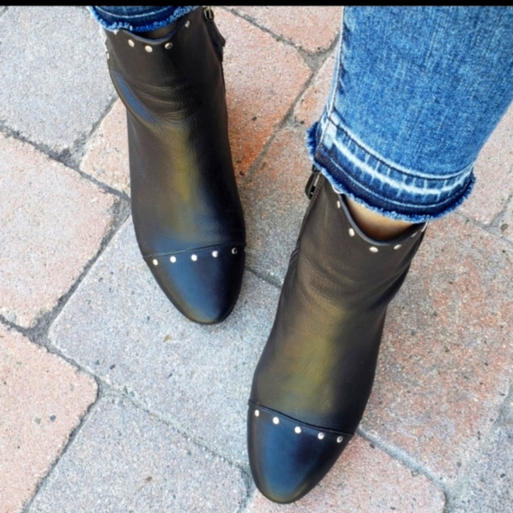 🔥OVER $100 OFF!!🔥8.5 REBECCA MINKOFF ISLEY BLACK CAP TOE 2" HEEL STUDDED BOOTS